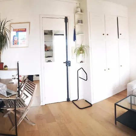 Appartement Avec Terrasse Agréable, Métro Paris20 *