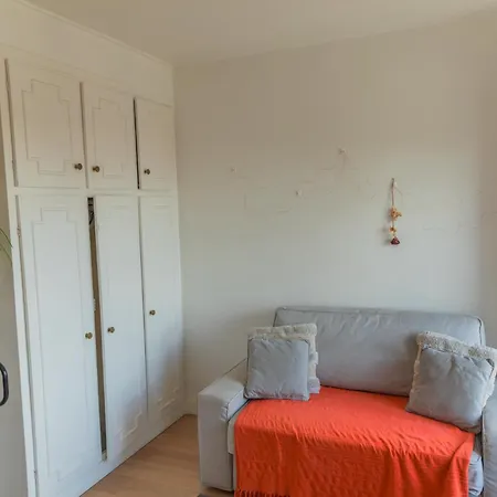 Appartement Avec Terrasse Agréable, Métro Paris20 Paris