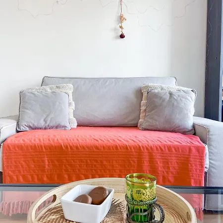Appartement Avec Terrasse Agréable, Métro Paris20 *